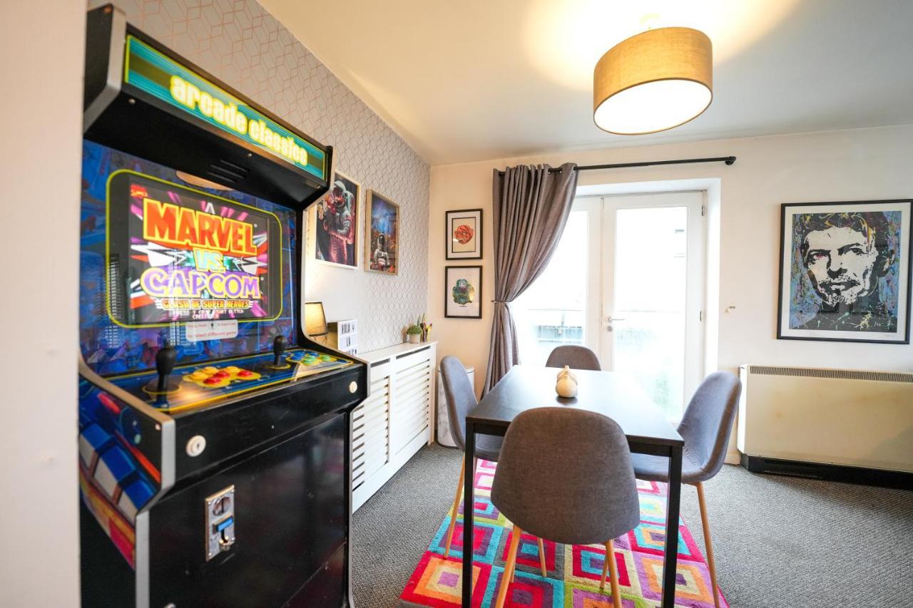 Artistic Stunning Apartment City View Londonderry Exterior photo